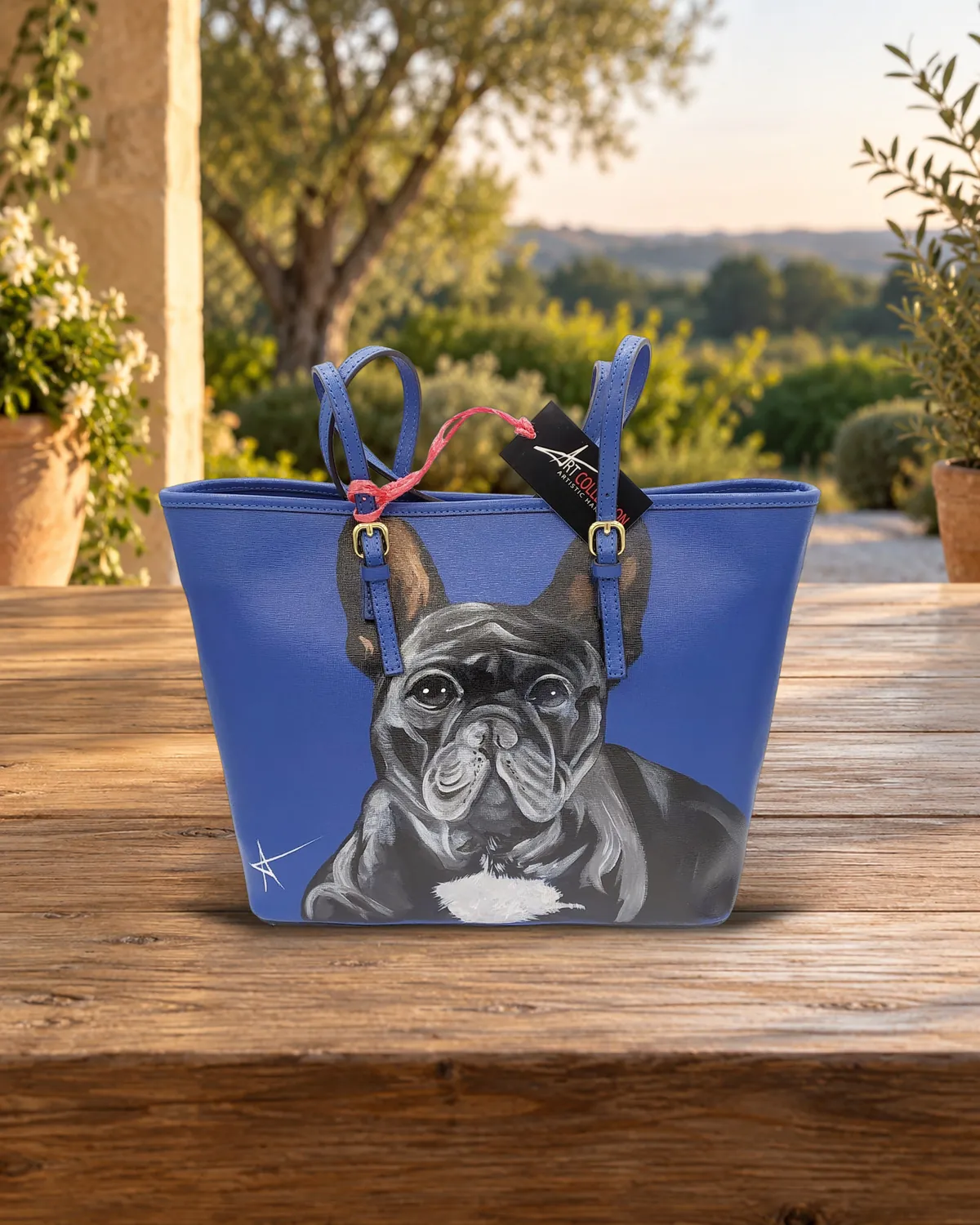 Bulldog blu, borsa dipinta a mano