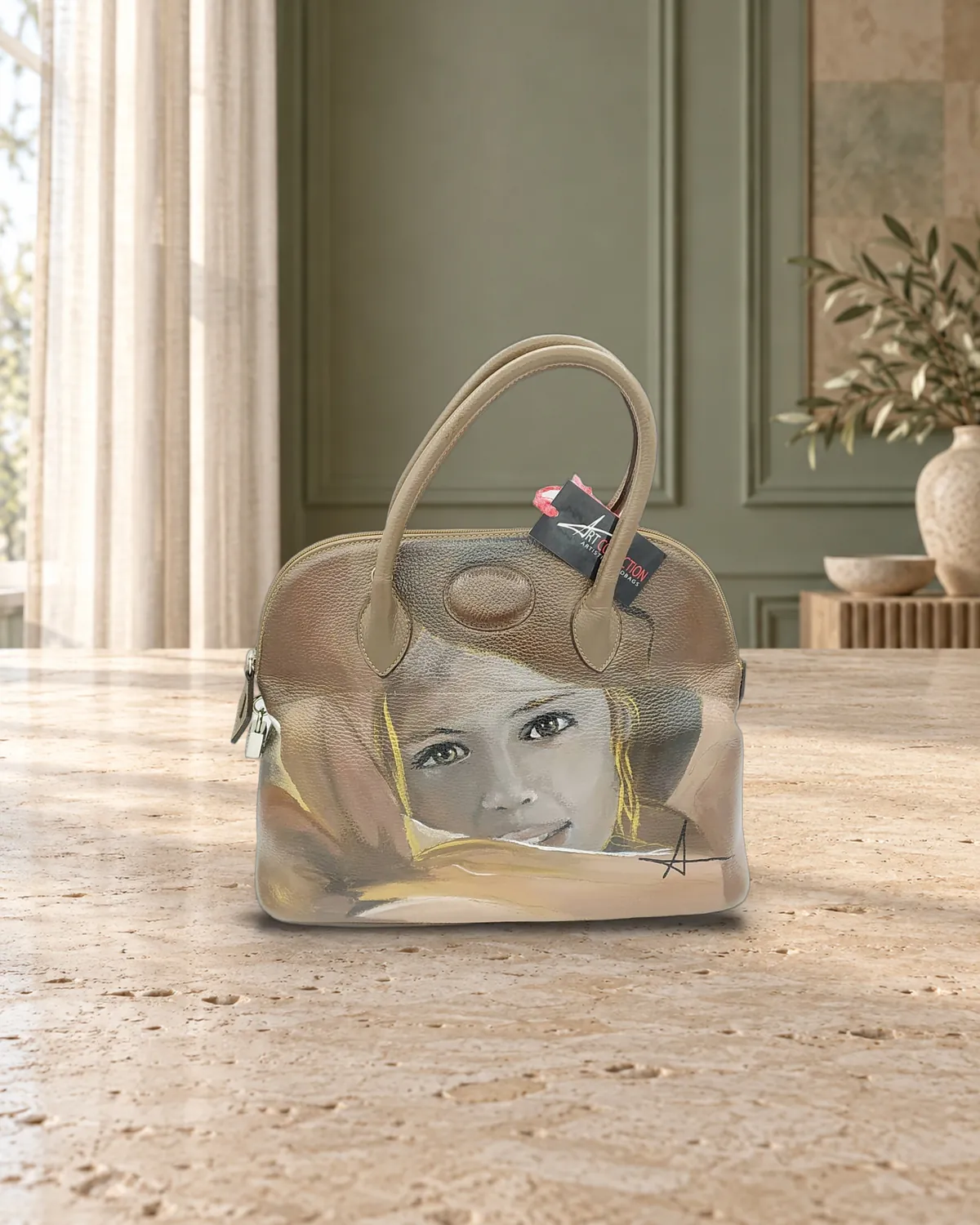 Little girl, hand-painted bag